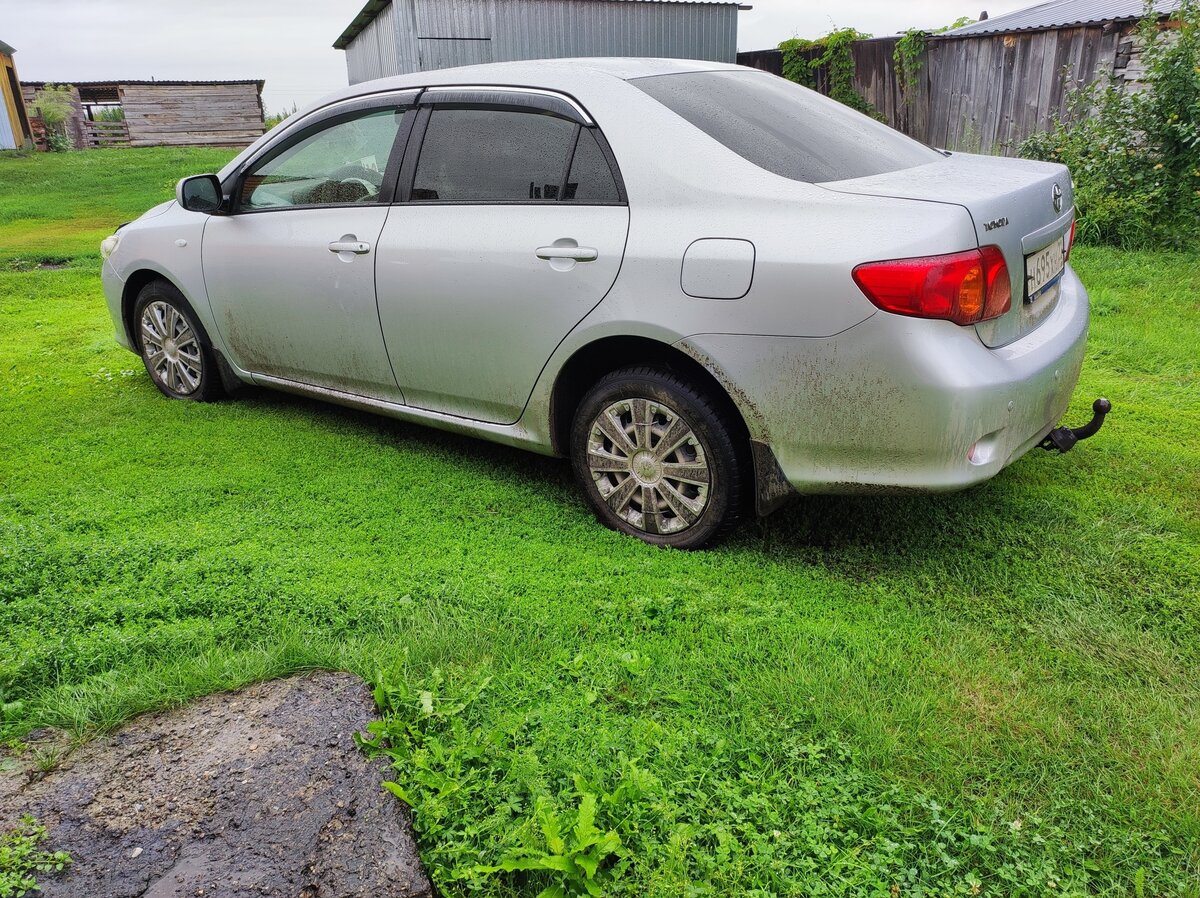 Toyota Corolla 2010 седан