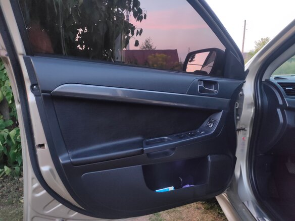 2008 Mitsubishi Lancer X, бежевый, 900000 рублей - вид 10