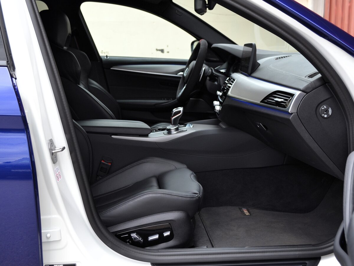 BMW M5 - фото 13