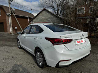 2017 Hyundai Solaris II, белый, 750000 рублей, вид 3