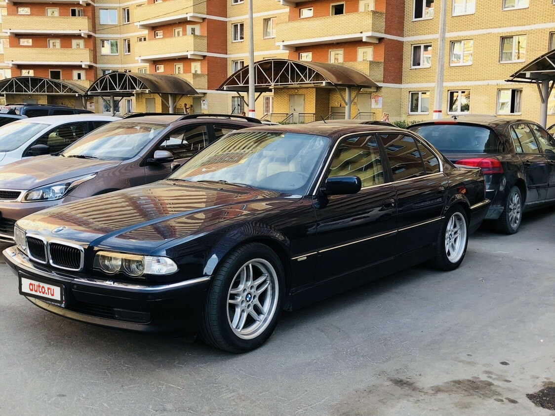 BMW 740i