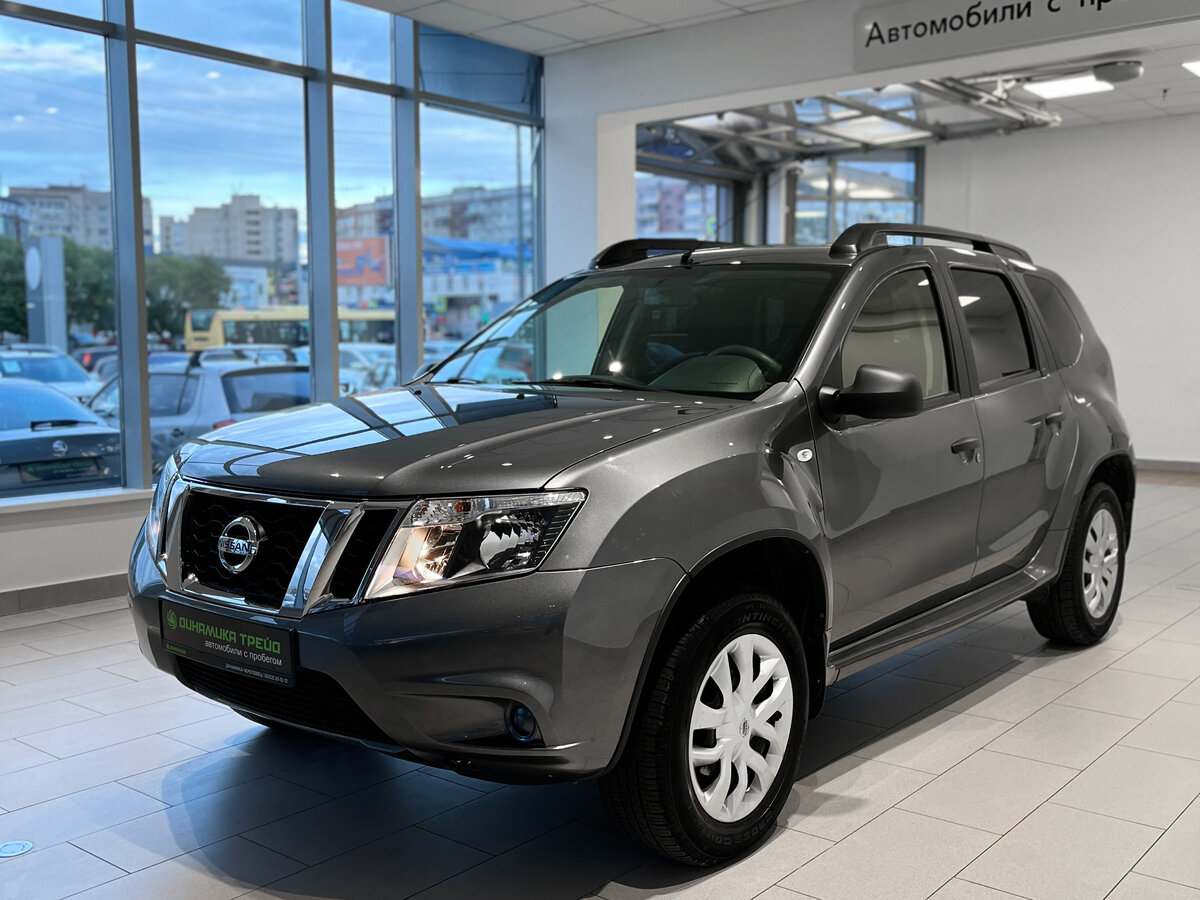 Nissan Terra 2018