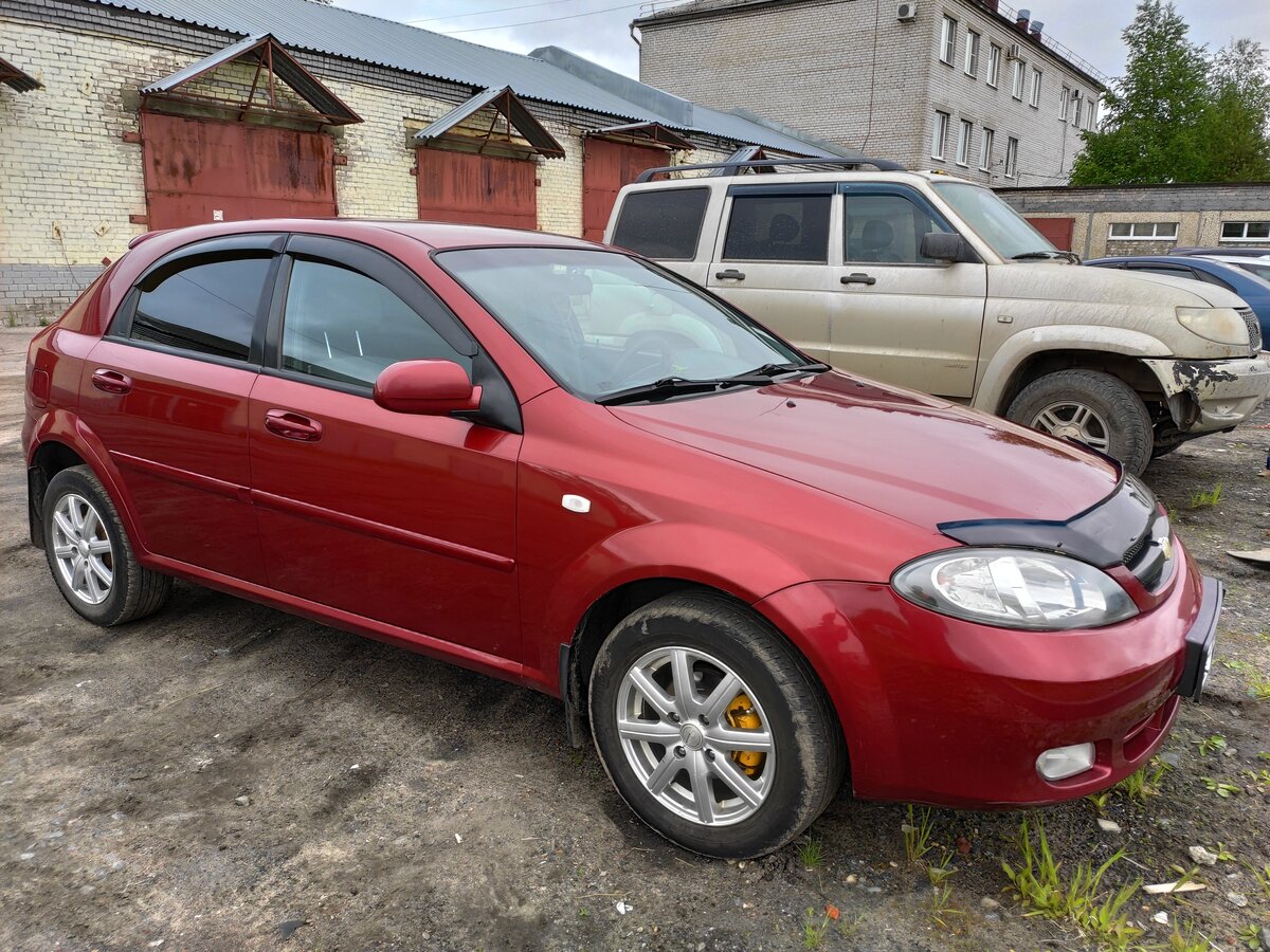 Chevrolet Lacetti красный 2007 хэтчбек