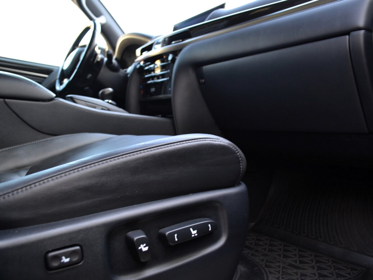 LEXUS LX - фото 14