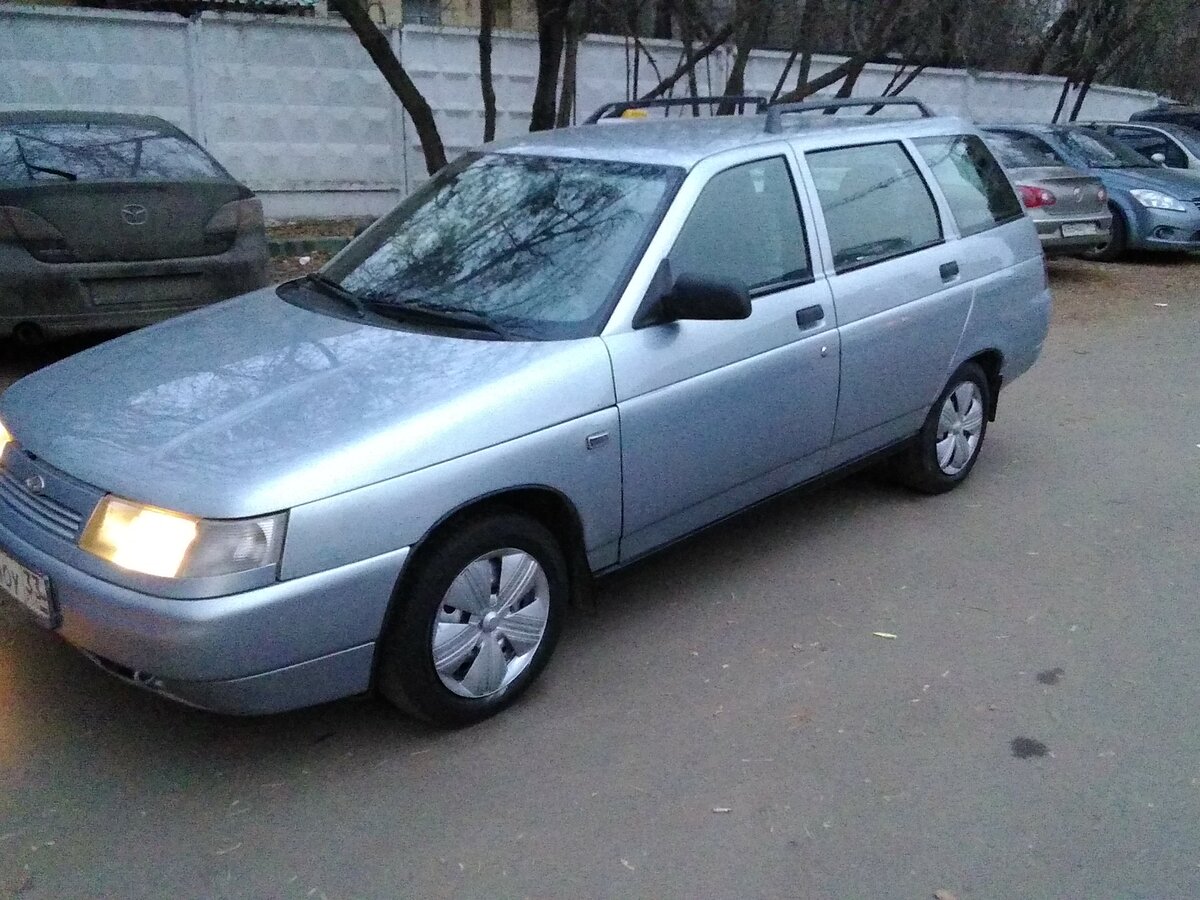 ВАЗ 2111 серебристая