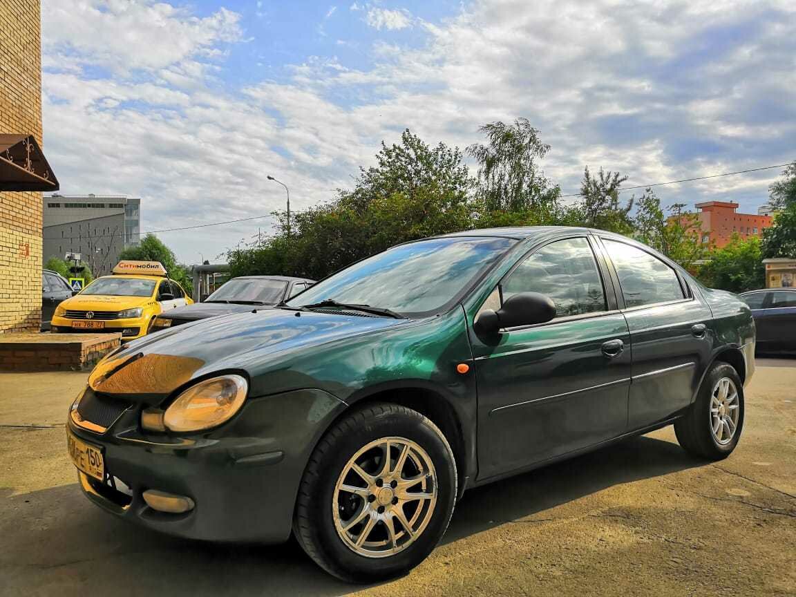 Седан Dodge Neon II 2000 года, пробег 143 536 км, двигатель 2.0 AT (133 л.с...