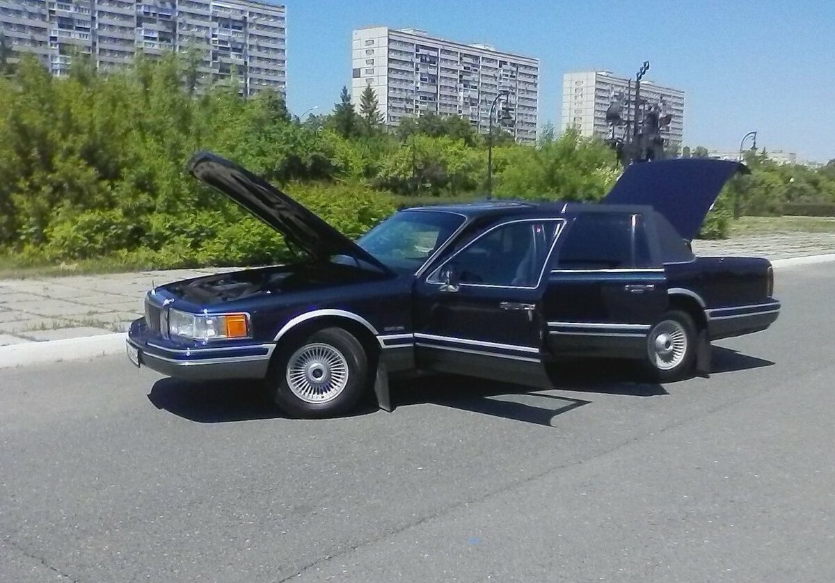 Lincoln town car ii