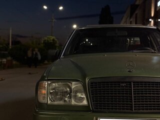 1991 Mercedes-Benz W124 300, зелёный, 720000 рублей, вид 3