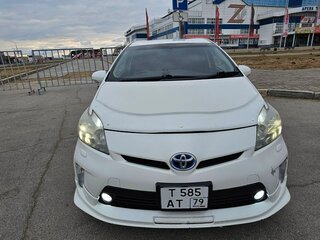 2010 Toyota Prius III (XW30), белый, 1000000 рублей, вид 1