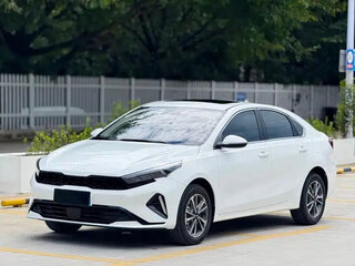 2024 Kia K3 II (China Market) Рестайлинг, белый, 1652000 рублей, вид 1