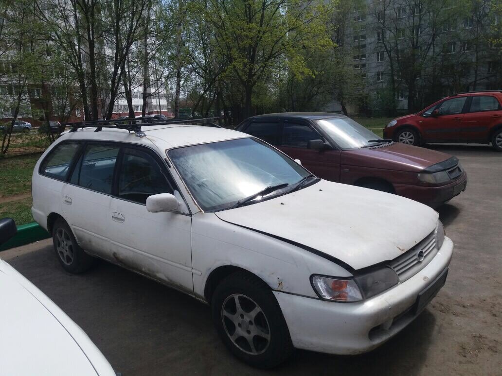 Тойота Королла универсал 2000