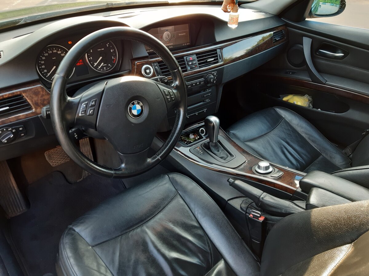 Салон БМВ e90 темноте