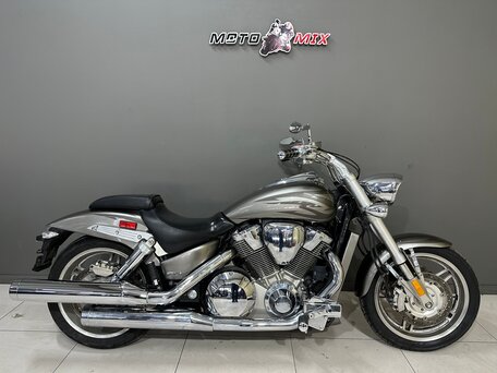 Vtx 1800 chopper best sale