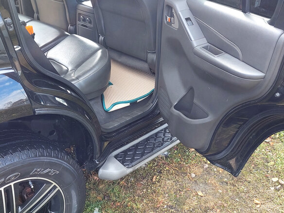 2010 Nissan Pathfinder III Рестайлинг, чёрный, 1800000 рублей - вид 15