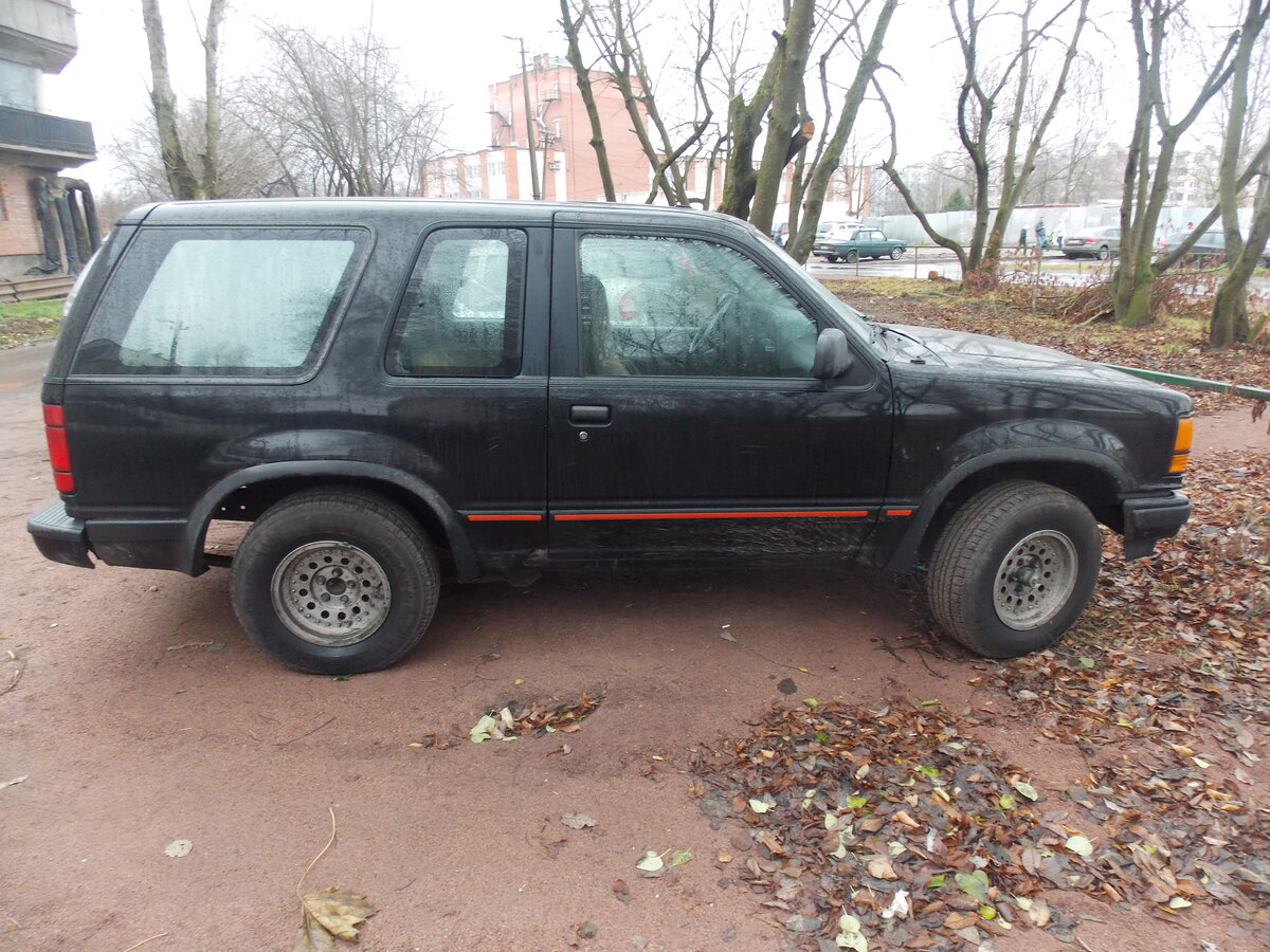 Ford Explorer 1