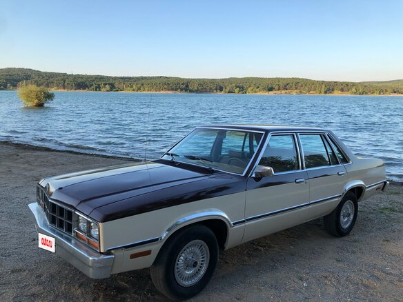 1982 Ford Fairmont, бежевый - вид 1