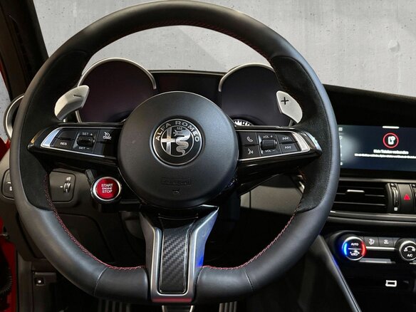 2022 Alfa Romeo Giulia, красный - вид 20