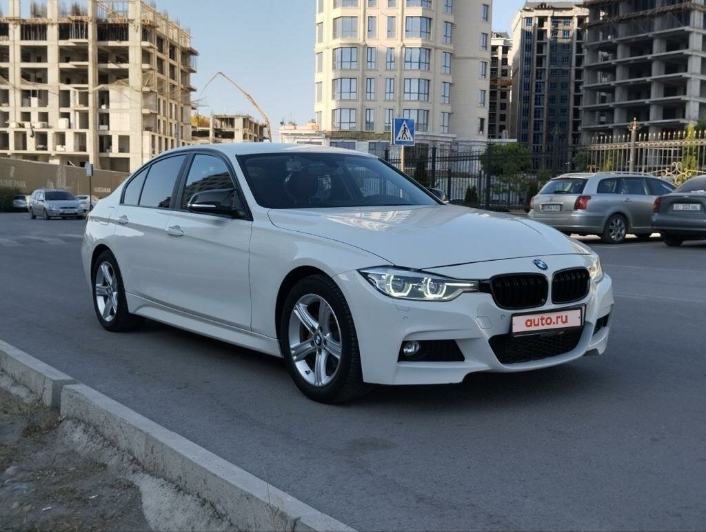 Белая БМВ В Казани