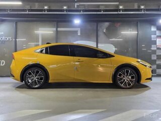 2026 Toyota Prius PHV V (XW60), жёлтый, 3575077 рублей, вид 3