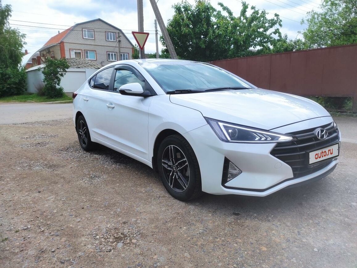 Купить б/у Hyundai Elantra VI (AD) Рестайлинг 1.6 AT (128 л.с.) бензин ...
