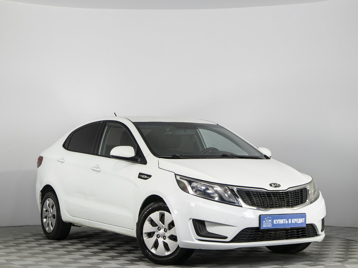 Купить б/у Kia Rio III 1.4 MT (107 л.с.) бензин механика в Перми: белый ...