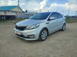 2015 Kia Rio III Рестайлинг, серебристый, 950000 рублей, вид 1