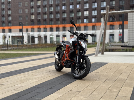 Old ktm duke 125 price sale