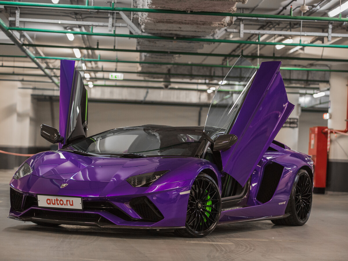 Lamborghini Aventador 740 л с