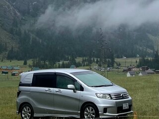 2010 Honda Freed Spike I Рестайлинг, серебристый, 1200000 рублей, вид 1