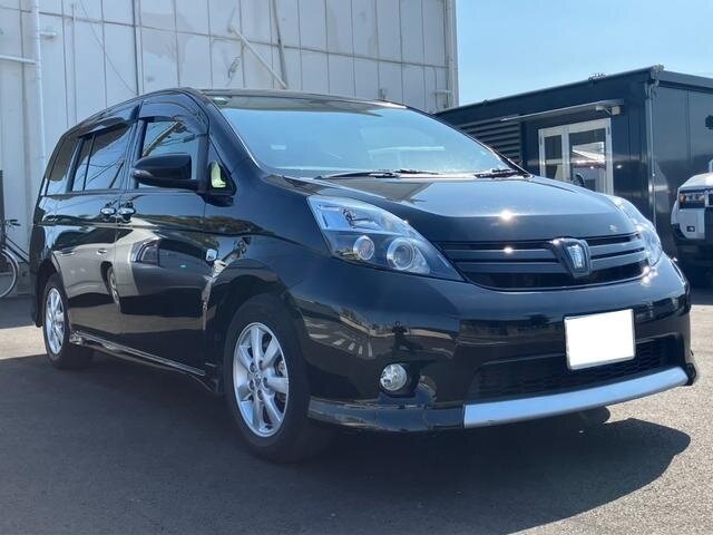 Toyota ISis I Рестайлинг