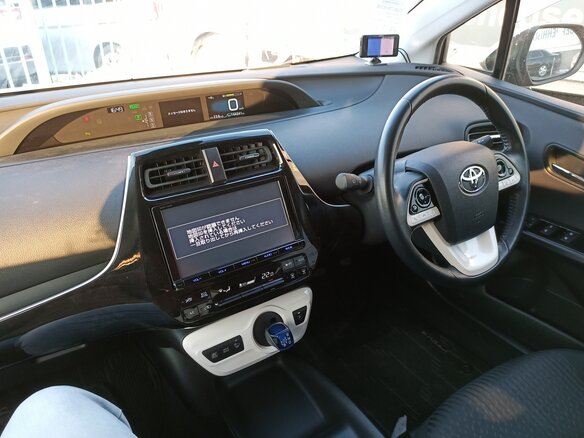 2016 Toyota Prius IV (XW50), серебристый, 1450000 рублей - вид 11