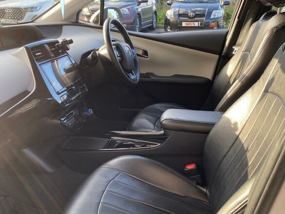 2020 Toyota Prius IV Рестайлинг (XW50), серый, 2370000 рублей - вид 13