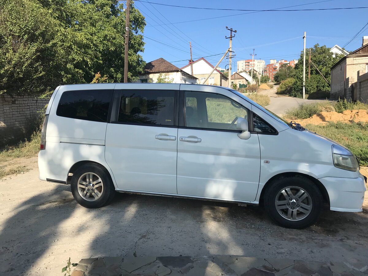 Nissan Serena Р±РµР»С‹Р№