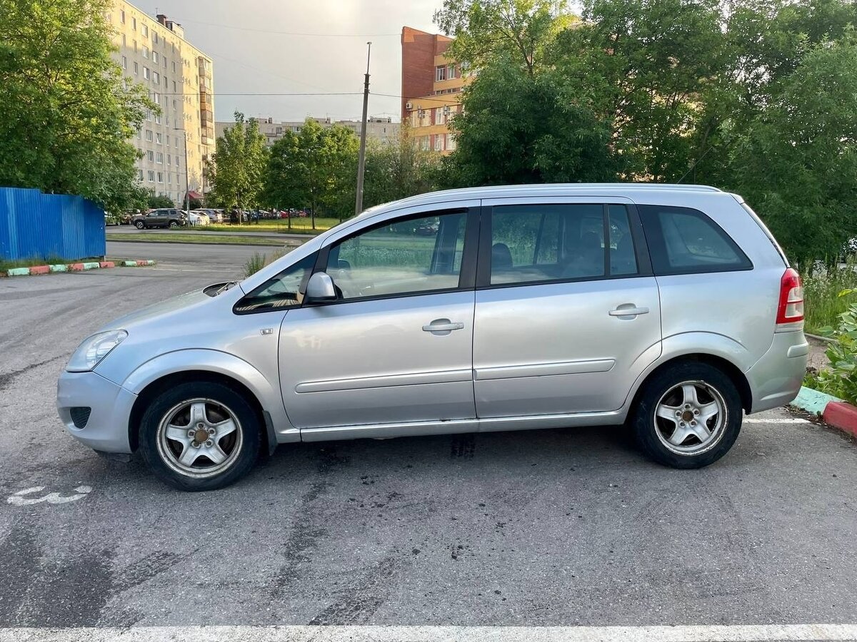 Купить б/у Opel Zafira B Рестайлинг 1.8 AMT (140 л.с.) бензин робот в ...