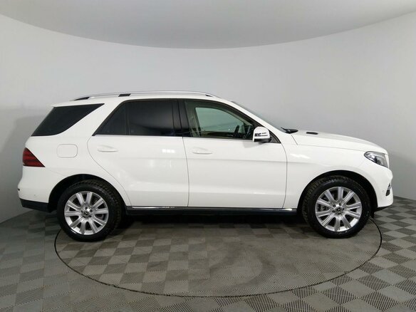 2017 Mercedes-Benz GLE 300 I (W166), белый, 5000000 рублей - вид 3