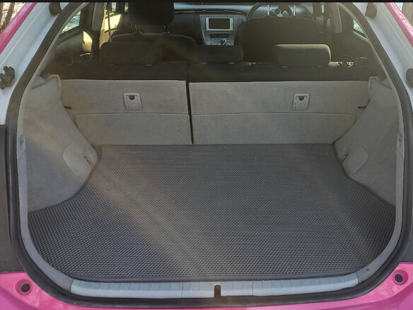 2014 Toyota Prius III Рестайлинг (XW30), розовый, 1250000 рублей - вид 21