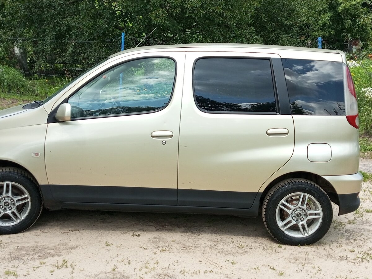 Toyota Funcargo 2000