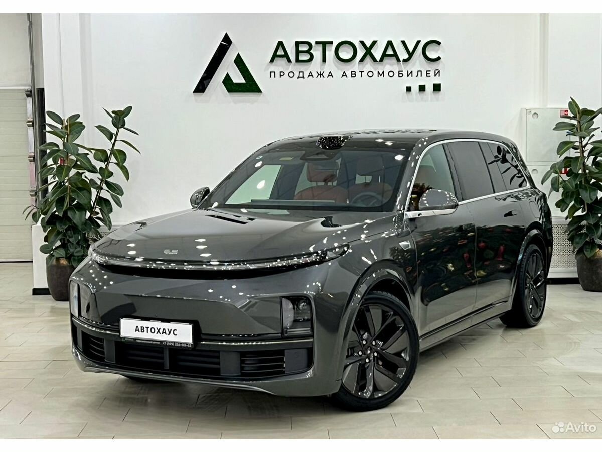 Купить б/у LiXiang L9 I 44.5 kWh 1.5hyb AT (449 л.с.) 4WD гибрид ...