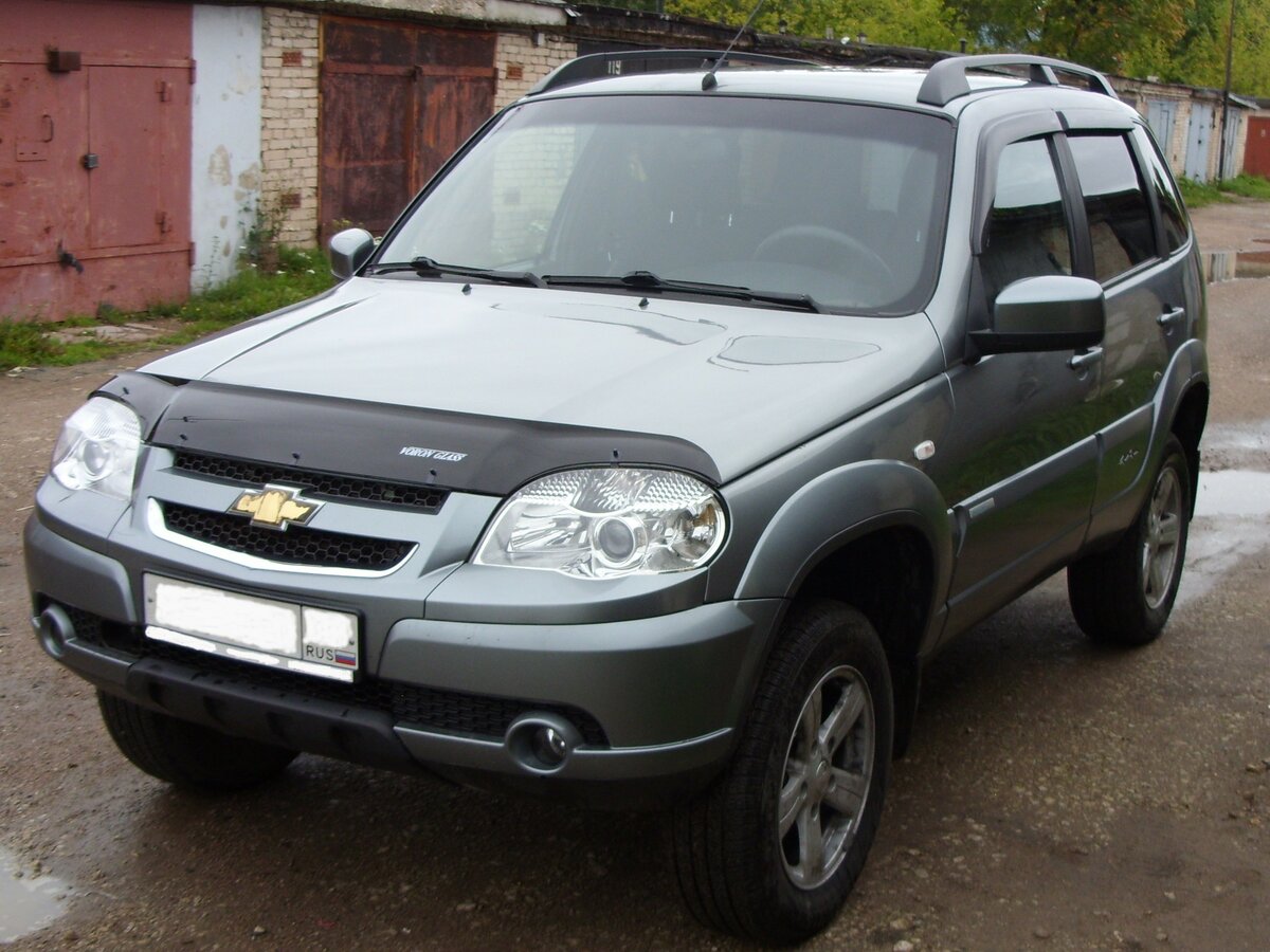 Шевроле Нива 2008 серый