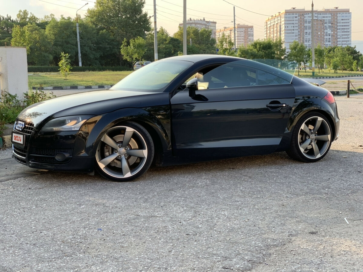 Ауди ТТ j8 RS черная