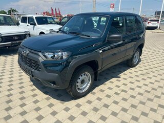 2024 Lada (ВАЗ) Niva I Рестайлинг (Travel), зелёный, 1334000 рублей, вид 1