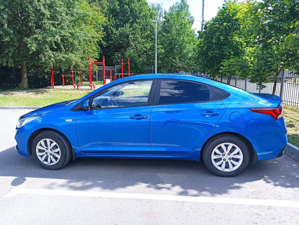 Купить б/у Hyundai Solaris II 1.6 AT (123 л.с.) бензин автомат в Москве ...