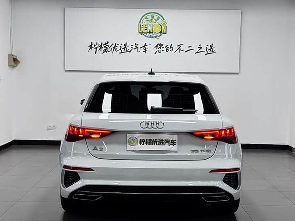 2022 Audi A3 Sportback 35 TFSI IV (8Y), белый, 1550000 рублей - вид 4