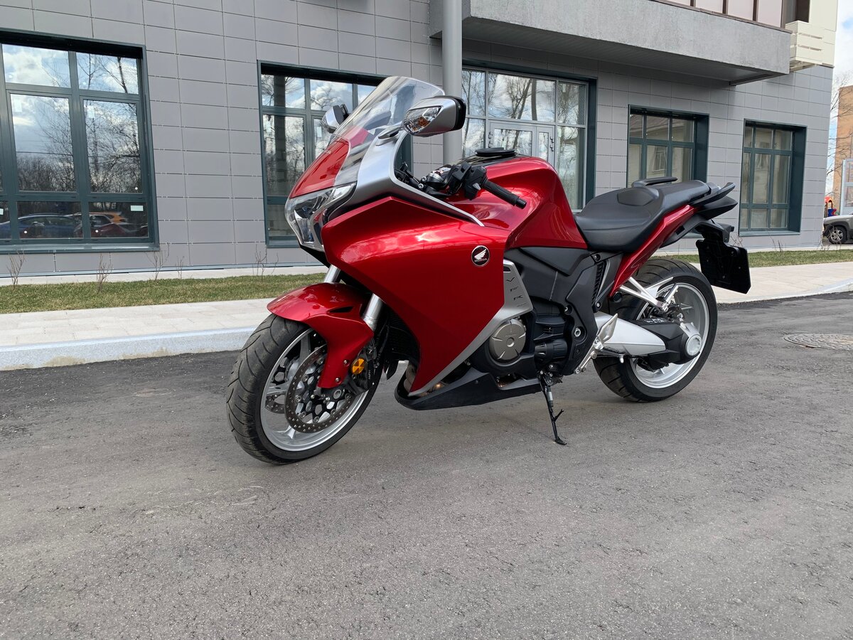 Honda vfr1200f Custom