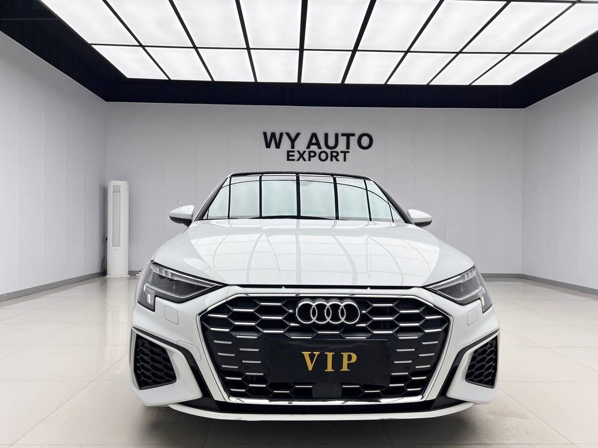 Audi A3 35 TFSI Long IV (8Y)