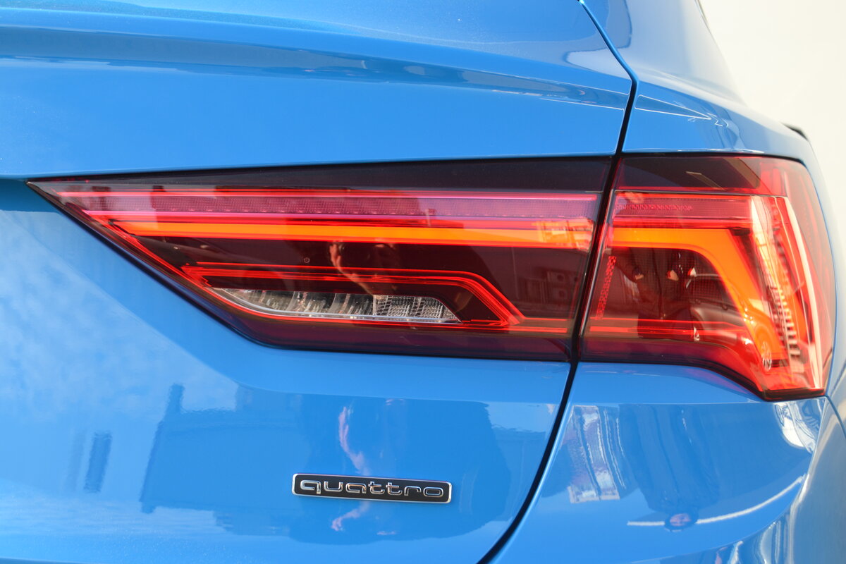 2021 Audi Q3 Sportback 40 TFSI I (F3), голубой, 3879000 рублей - вид 24