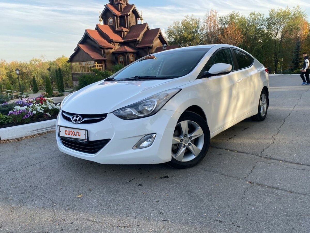 Купить б/у Hyundai Elantra V (MD) Рестайлинг 1.8 AT (150 л.с.) бензин ...