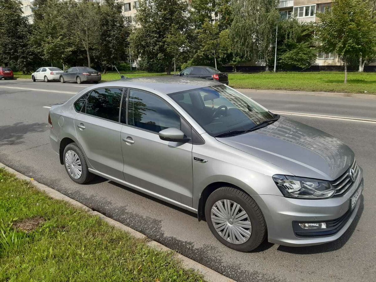 Volkswagen Polo белый металлик