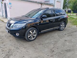 2014 Nissan Pathfinder IV, чёрный, 2100000 рублей, вид 1