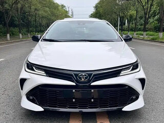 2022 Toyota Corolla XII (E210), белый, 1350000 рублей, вид 1